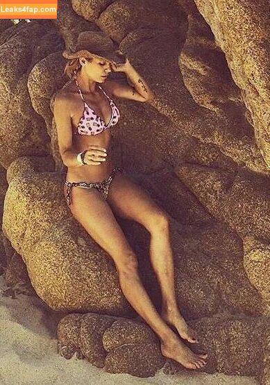 Elisabetta Canalis / JustElisabetta / littlecrumb_ слитое фото фото #0300