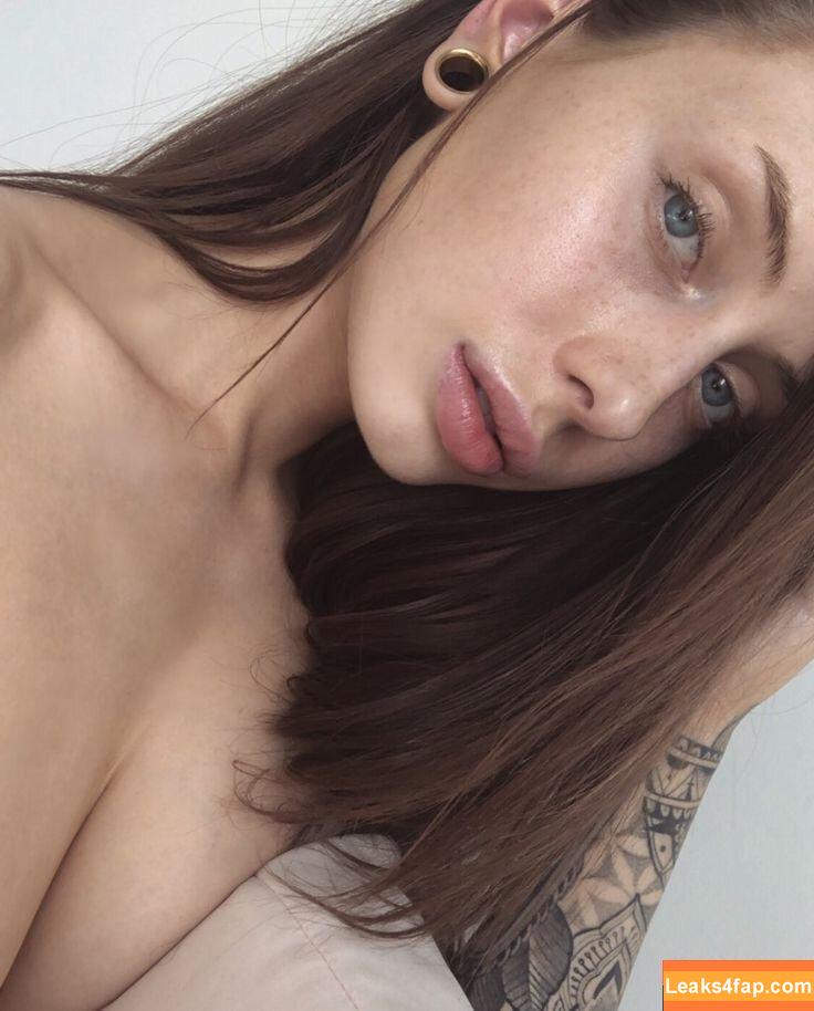 Elise Laurenn /  leaked photo photo #0021