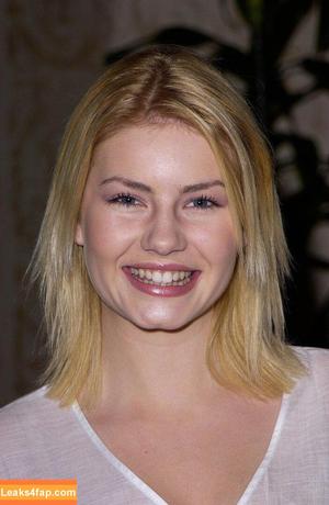 Elisha Cuthbert photo #0097