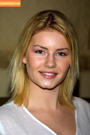 Elisha Cuthbert photo #0103