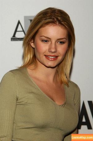 Elisha Cuthbert photo #0112