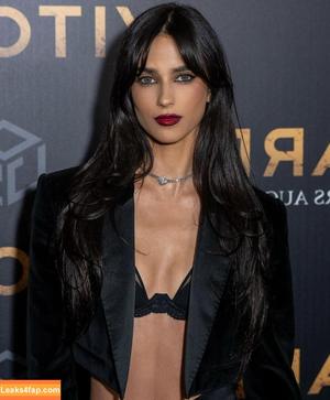 Elisha & Renee Herbert photo #0455