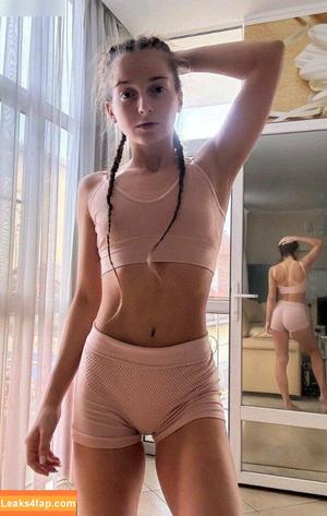Eliz fit photo #0065