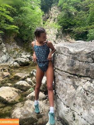 Eliz fit photo #0152