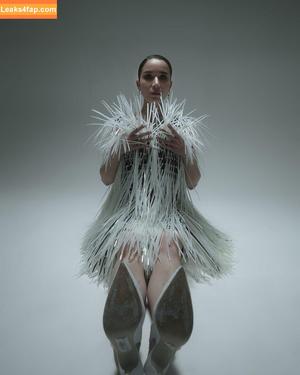 Elizabeth Dulau photo #0007