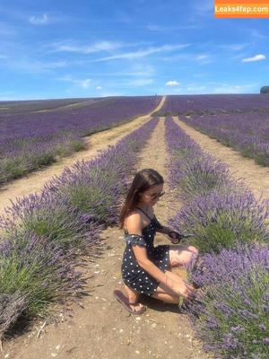 Elizabeth Dulau photo #0029