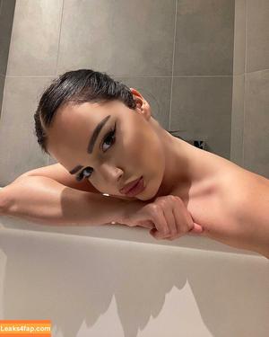 Elizabeth Georgina фото #0064