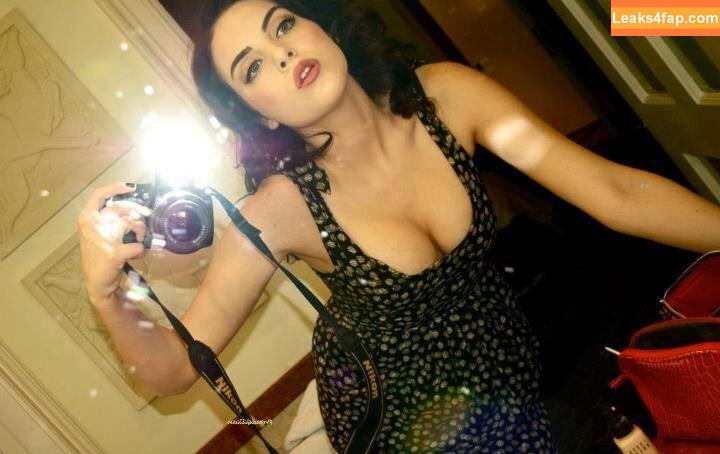 Elizabeth Gillies / lizgillz leaked photo photo #0063