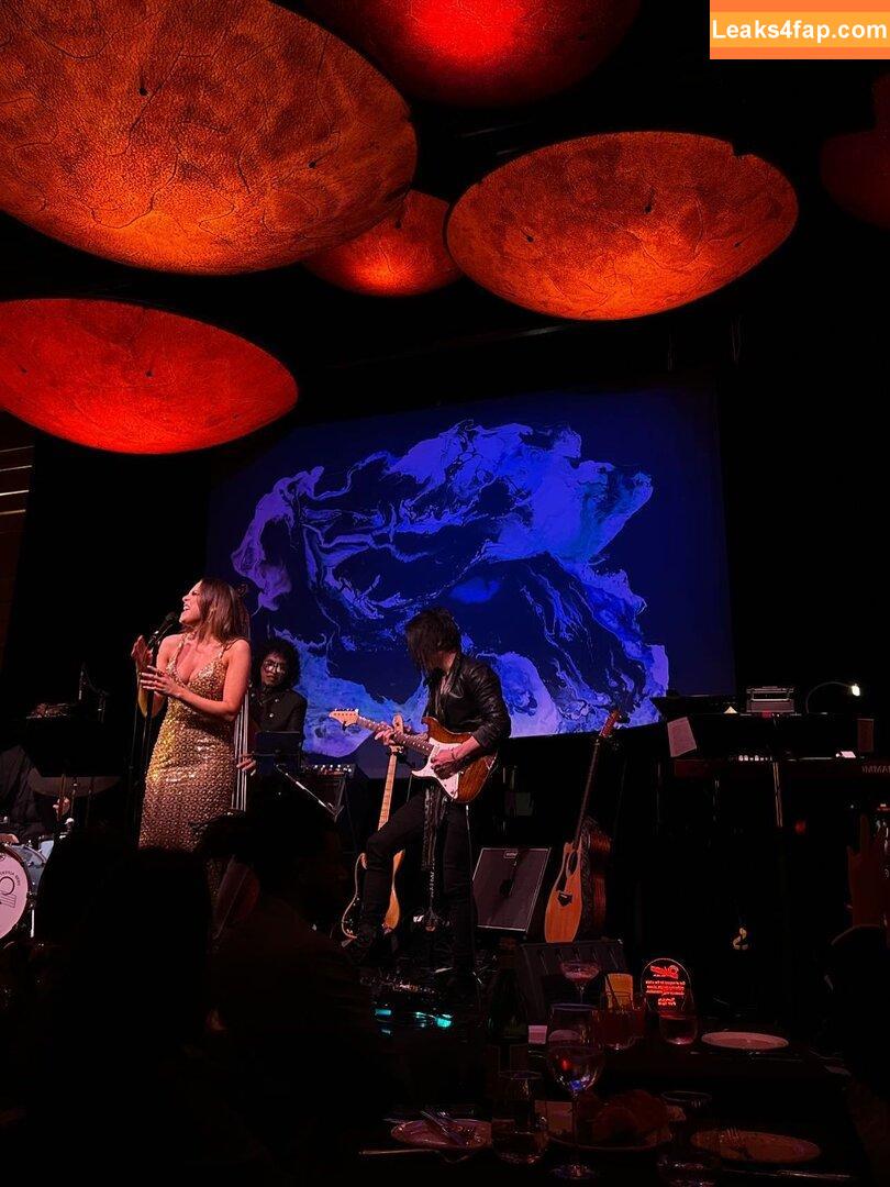 Elizabeth Gillies / lizgillz leaked photo photo #0432