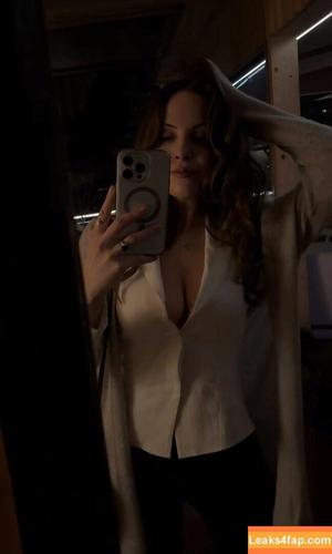 Elizabeth Gillies photo #0090