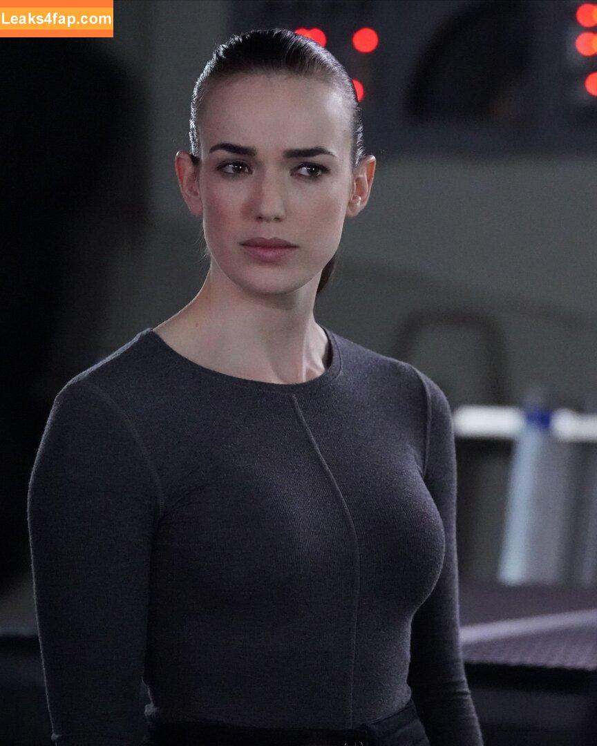 Elizabeth Henstridge / lil_henstridge слитое фото фото #0015