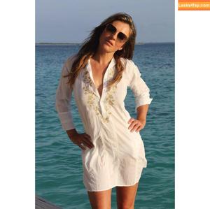 Elizabeth Hurley photo #0137