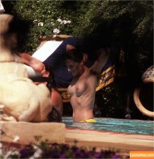 Elizabeth Hurley photo #0261