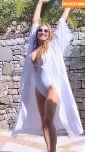 Elizabeth Hurley photo #0584