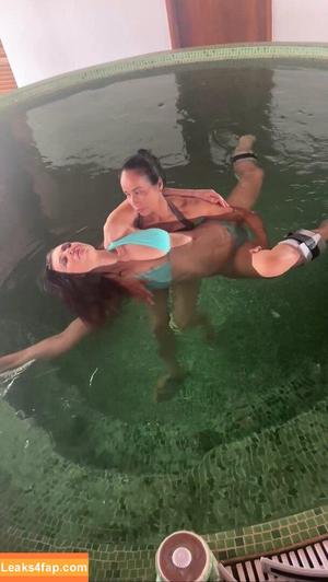 Elizabeth Hurley photo #0695