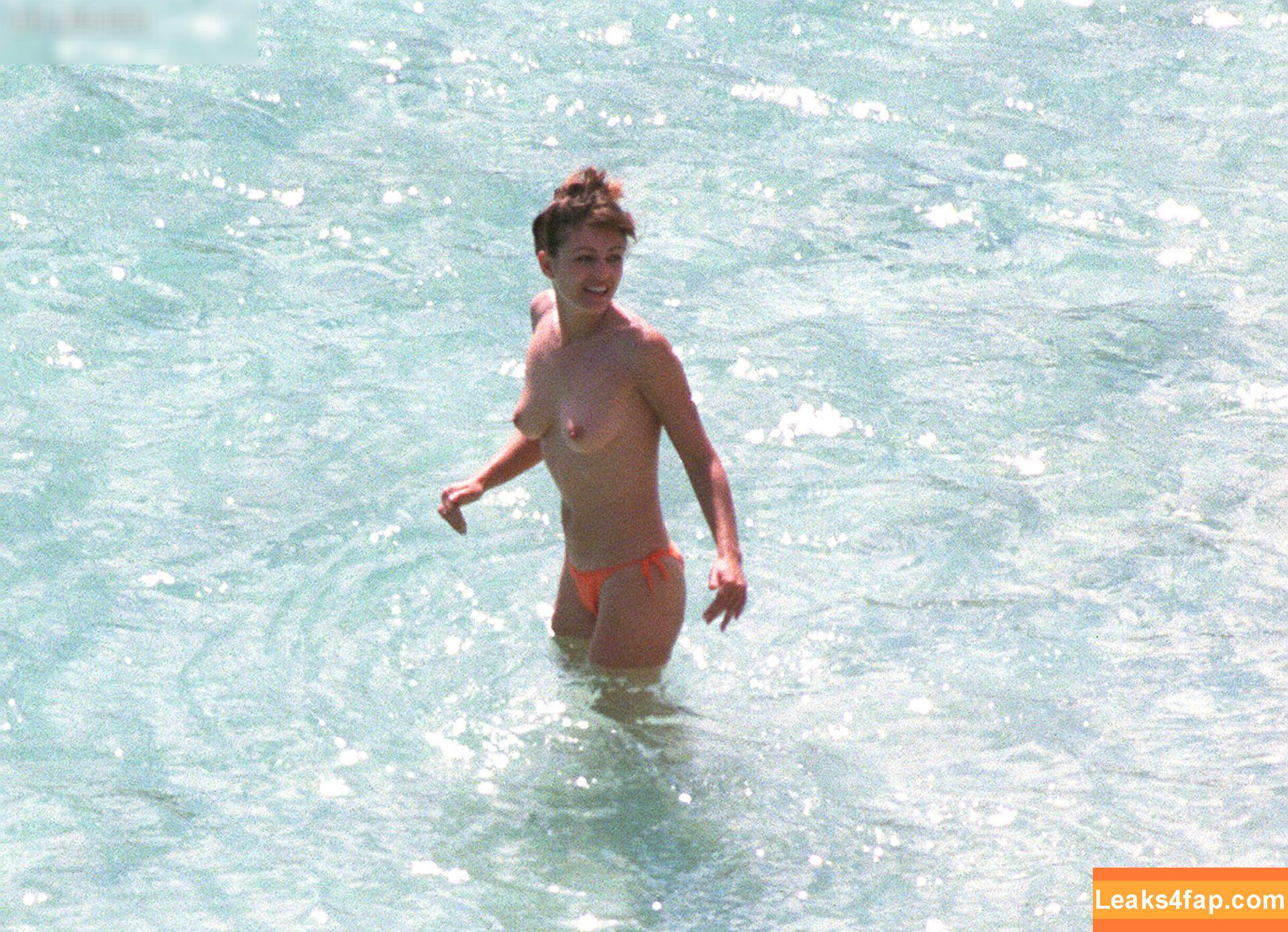 Elizabeth Jane Hurley / ElizabethHurley / elizabethhurleybeach leaked photo photo #0017