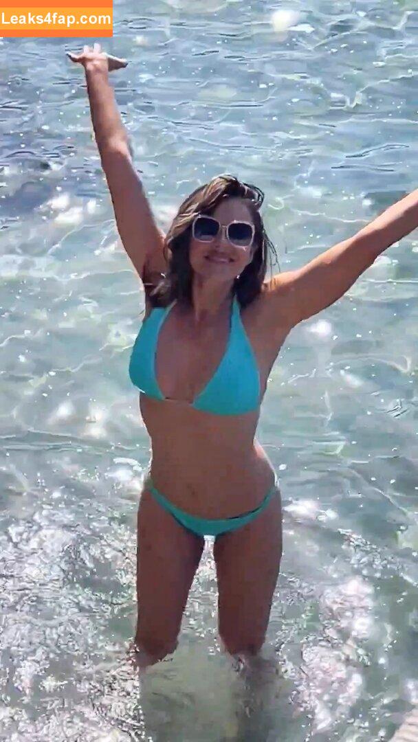 Elizabeth Jane Hurley / ElizabethHurley / elizabethhurleybeach leaked photo photo #0104