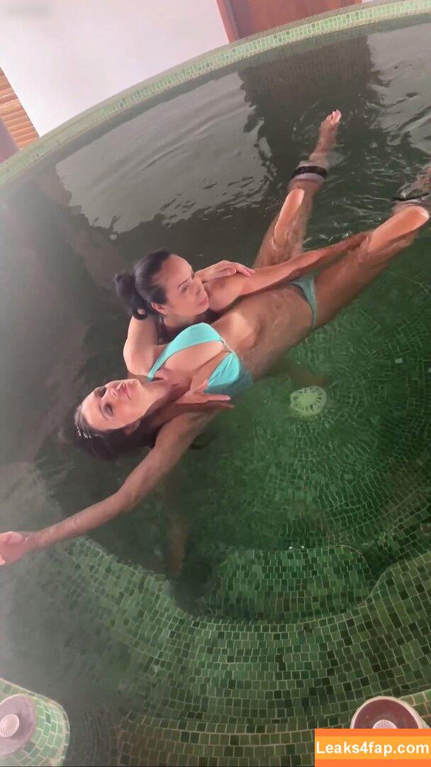 Elizabeth Jane Hurley / ElizabethHurley / elizabethhurleybeach leaked photo photo #0151