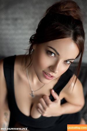 Elizabeth Marxs photo #0245