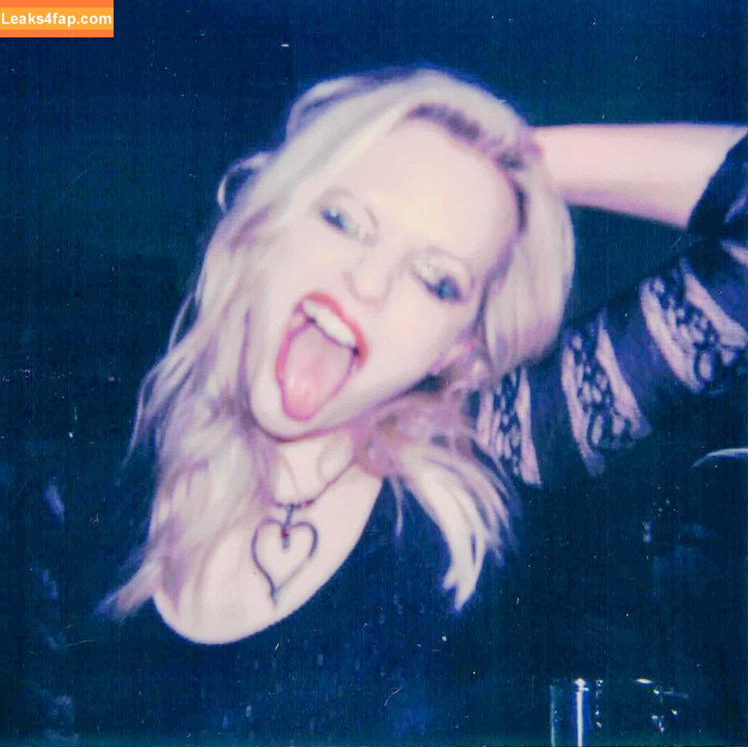 Elizabeth Moss / elisabethmossofficial leaked photo photo #0023