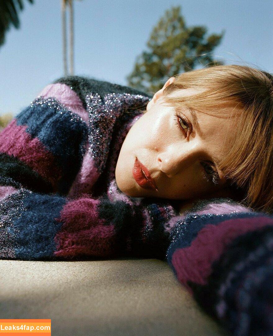 Elizabeth Olsen / elizabetholsendaily / lizabeth_olsen leaked photo photo #0138