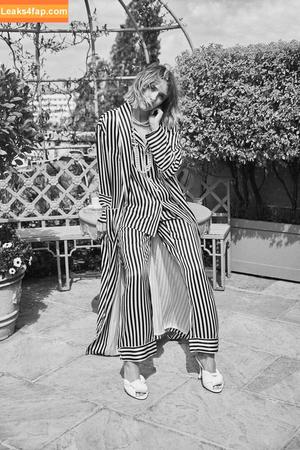 Elizabeth Olsen photo #0103