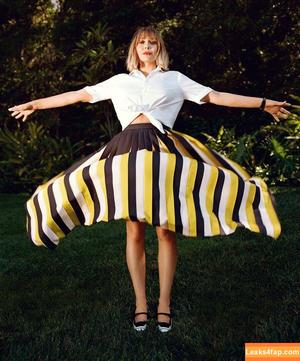 Elizabeth Olsen photo #0118