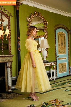 Elizabeth Olsen photo #0159