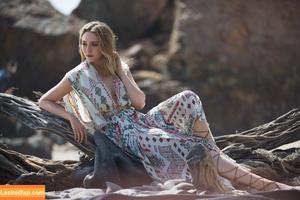 Elizabeth Olsen photo #0258