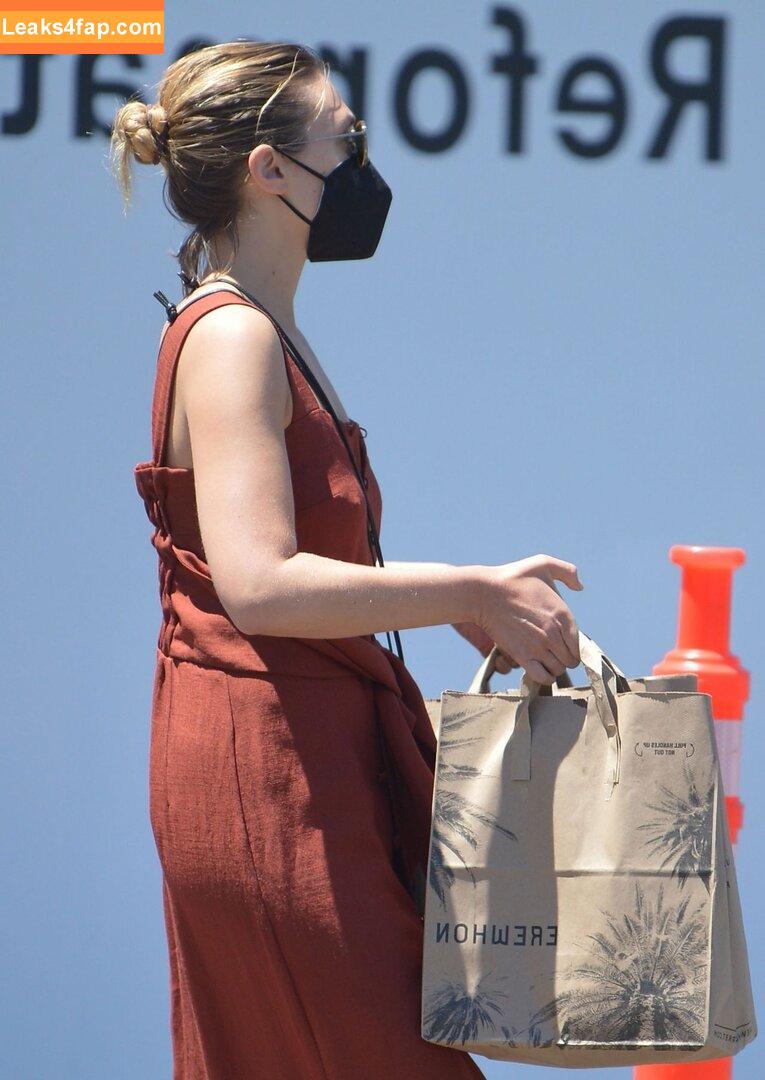 Elizabeth Olsen / elizabetholsendaily / lizabeth_olsen leaked photo photo #1111