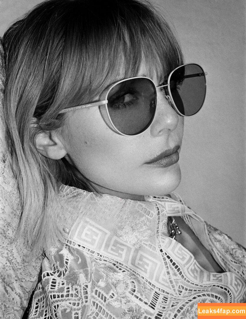 Elizabeth Olsen / elizabetholsendaily / lizabeth_olsen leaked photo photo #1602