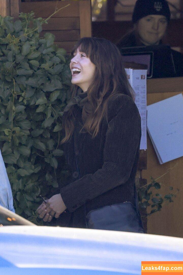 Elizabeth Olsen / elizabetholsendaily / lizabeth_olsen leaked photo photo #1939