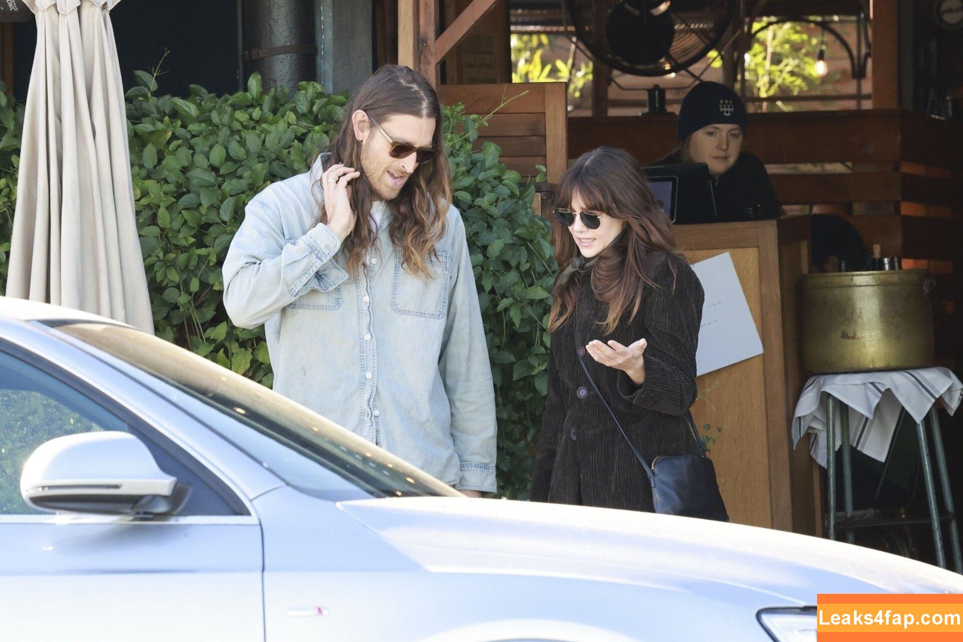 Elizabeth Olsen / elizabetholsendaily / lizabeth_olsen leaked photo photo #1942