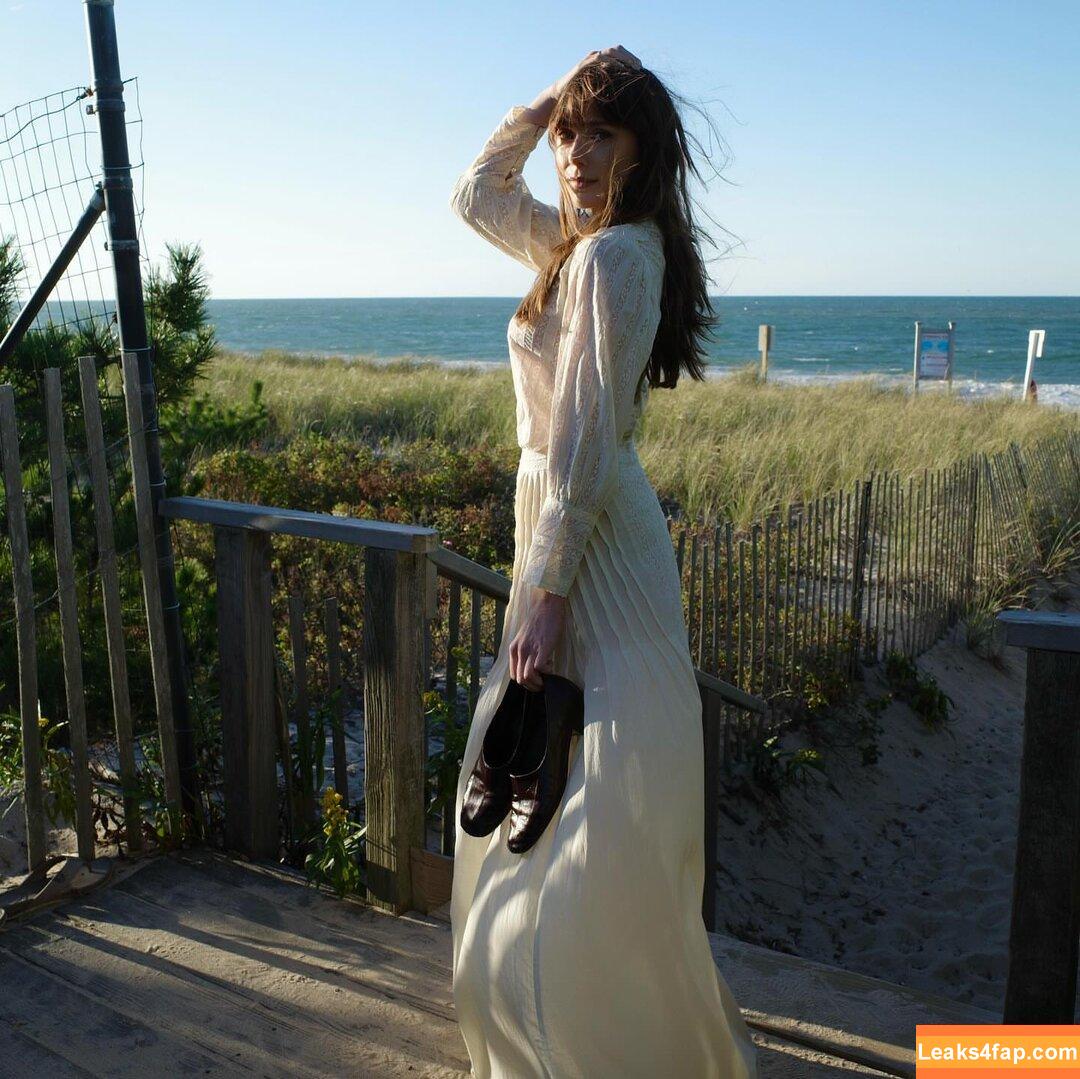 Elizabeth Olsen / elizabetholsendaily / lizabeth_olsen leaked photo photo #2303