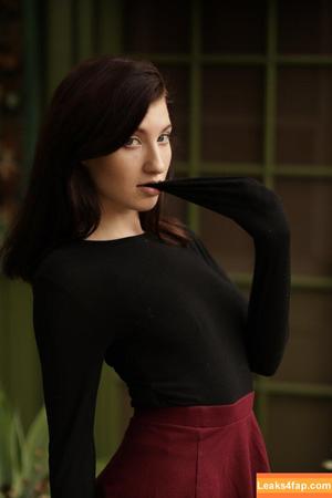 Elizabeth Reed photo #0670