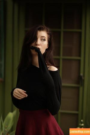 Elizabeth Reed photo #0680