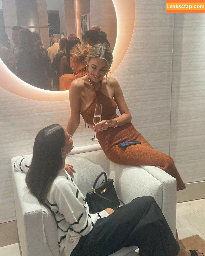 Elizabeth Turner / elizTurner92 / elizabethcturner leaked photo photo #0260