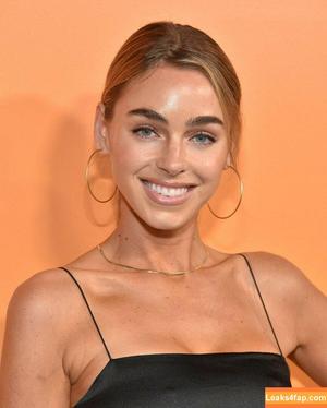 Elizabeth Turner photo #0068