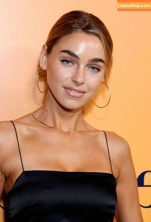Elizabeth Turner photo #0073