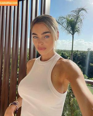 Elizabeth Turner photo #0167