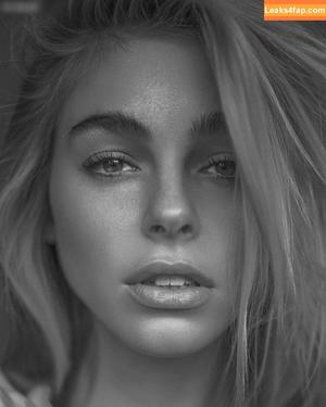 Elizabeth Turner photo #0270