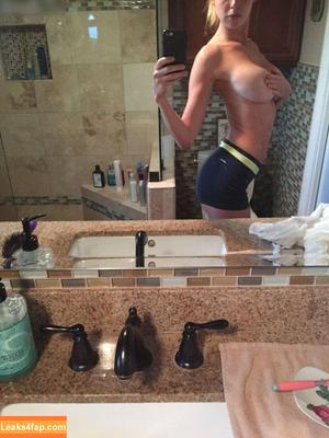 Elizabeth Turner photo #0291
