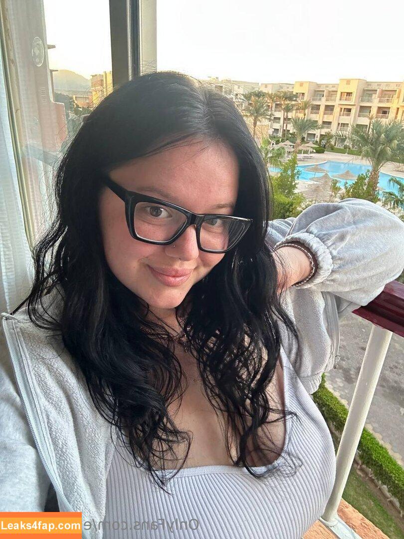 elizzza.beth / eliza.beth leaked photo photo #0015