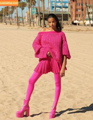 Ella Balinska фото #0391