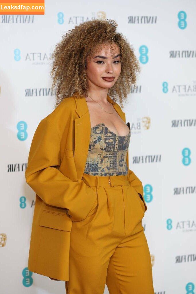 Ella Eyre / ellaeyre leaked photo photo #0002