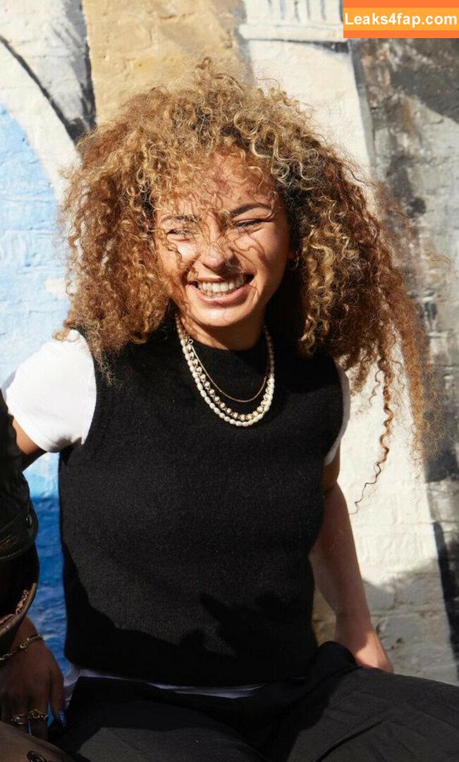 Ella Eyre / ellaeyre leaked photo photo #0042