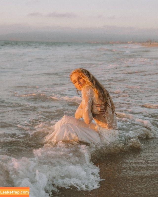 Ella Horan / ellhoran / https: / official_ella leaked photo photo #0169