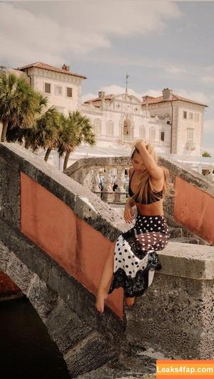 Ella Horan photo #0154