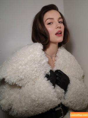 Ella Hunt photo #0237