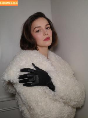 Ella Hunt photo #0239